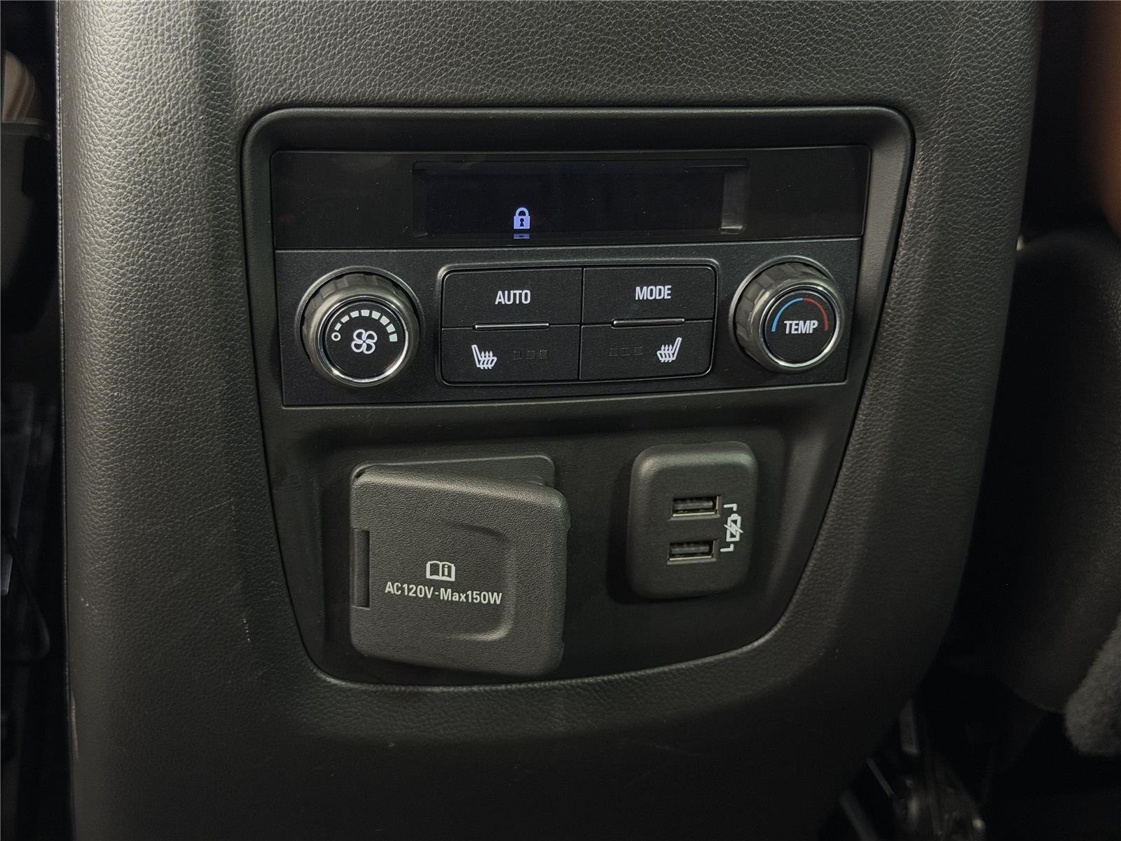 Used 2021 WHITE FROST TRICOAT Buick Avenir image 23