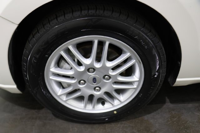 Used 2011 White Ford SE image 9
