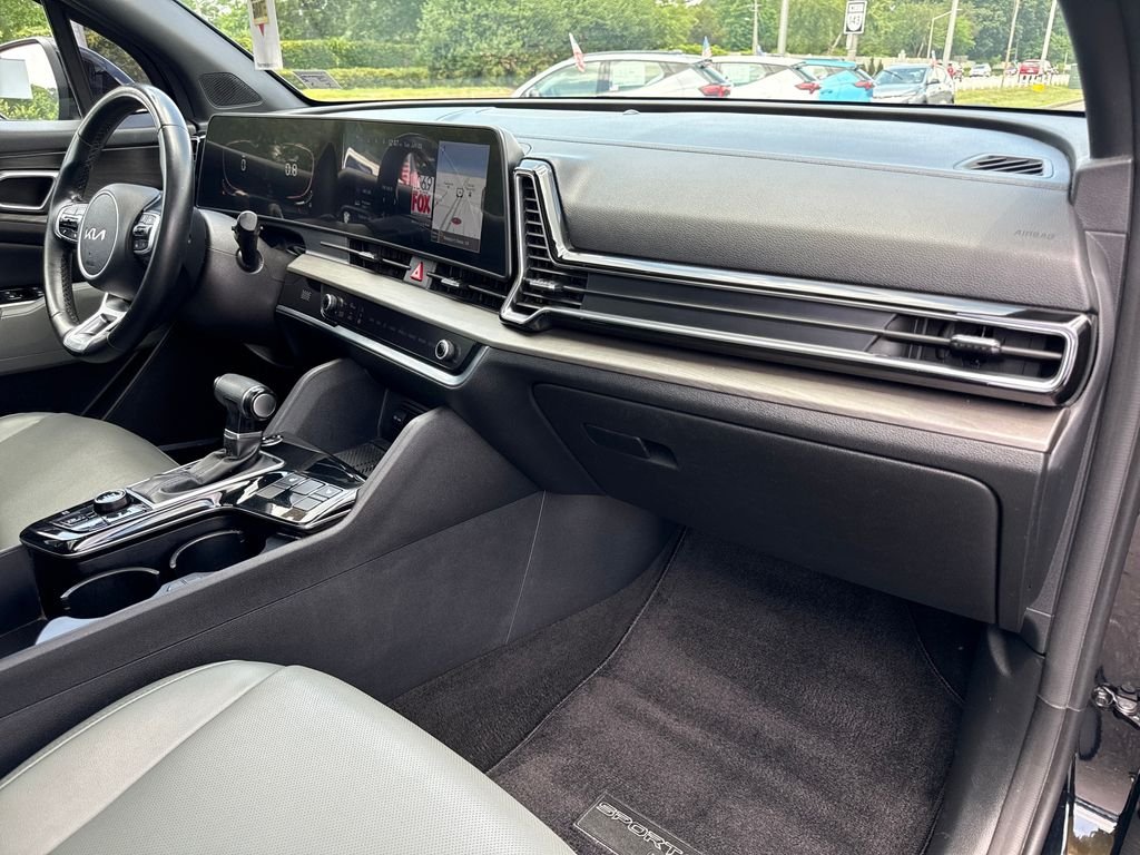 Used 2023 Black Kia X-Line image 26