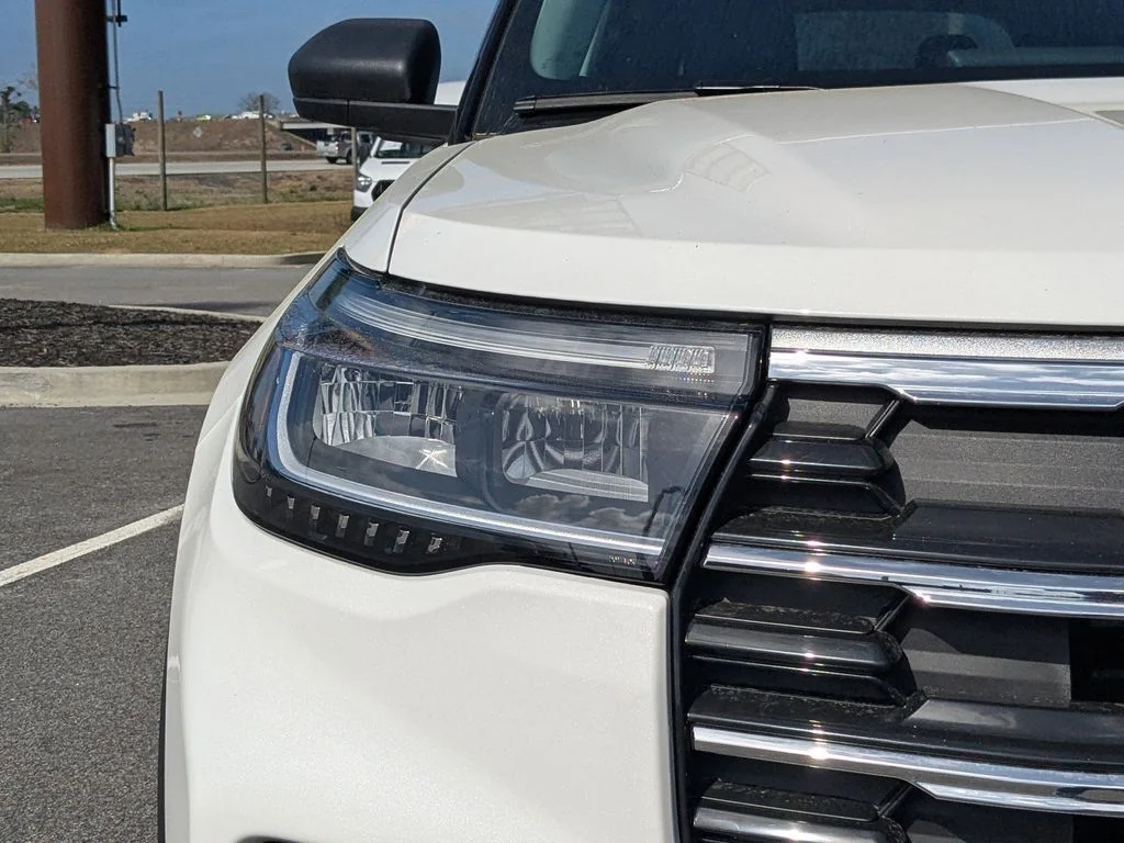 New 2026 Star White Metallic Tri-Coat Ford Active image 10
