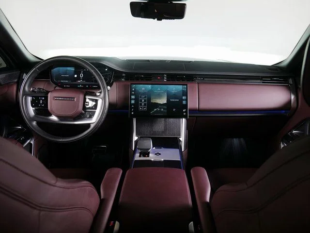Used 2025 Hakuba Silver Metallic Land Rover Autobiography image 4