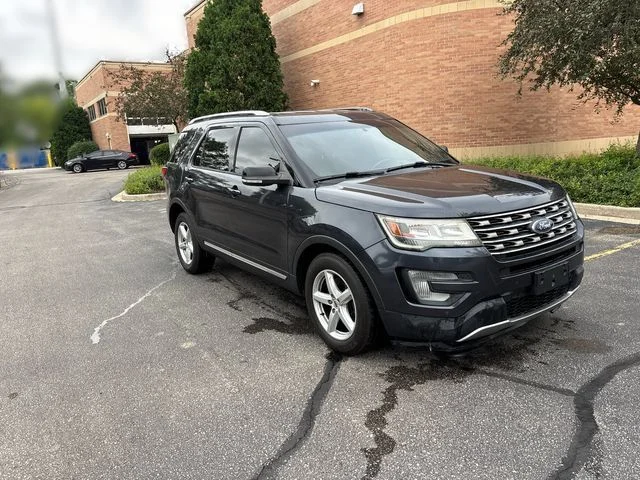 Used 2017  Ford XLT image 14