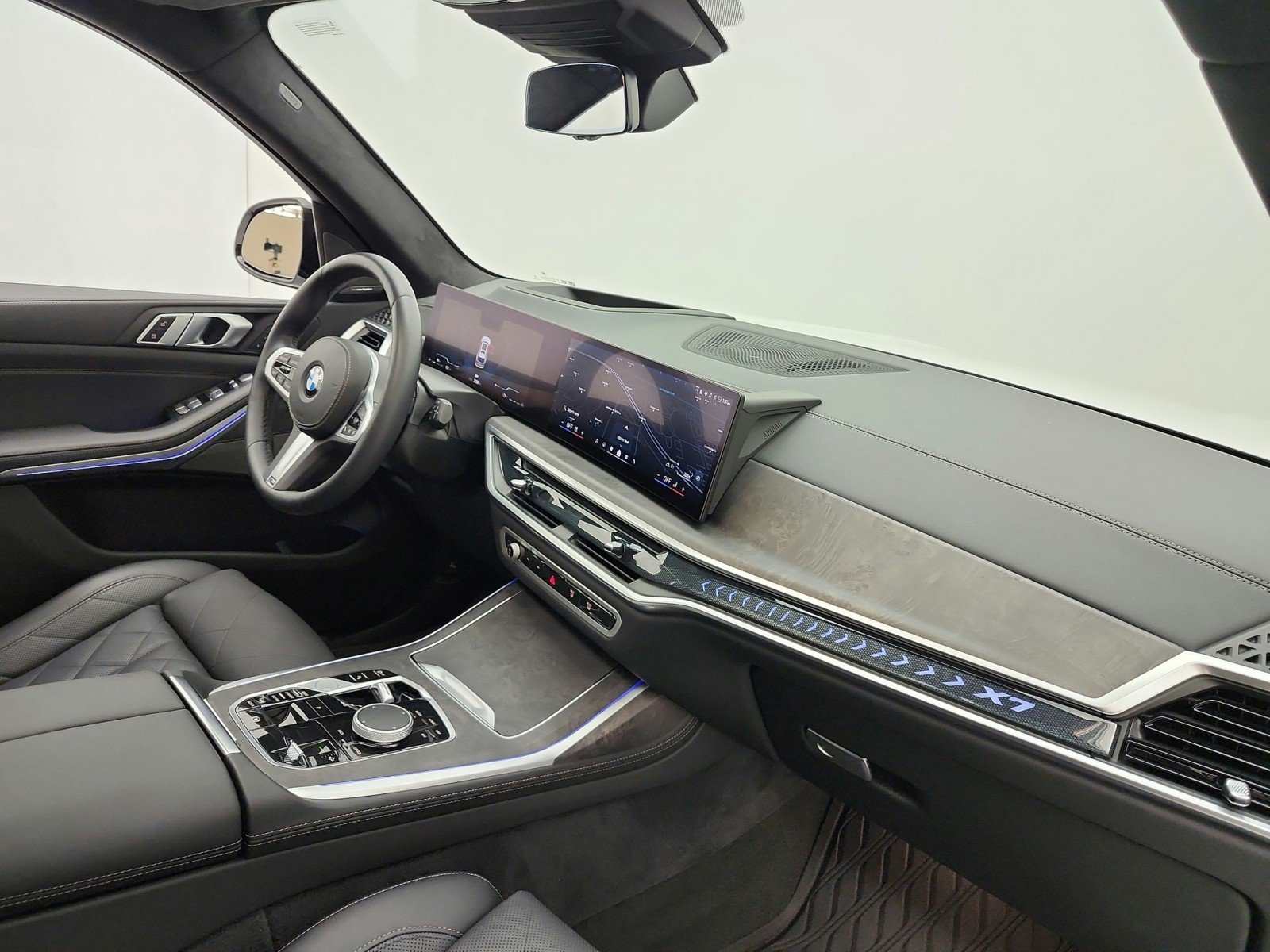 Used 2025 Alpine White BMW xDrive40i image 19