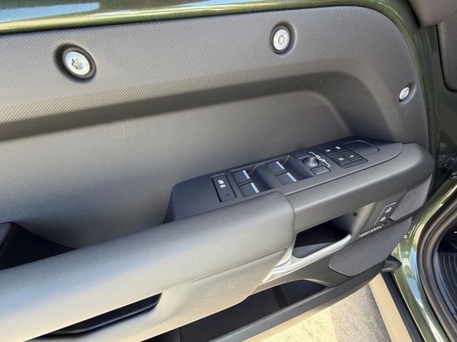 New 2026 Woolstone Green Land Rover X-Dynamic SE image 11