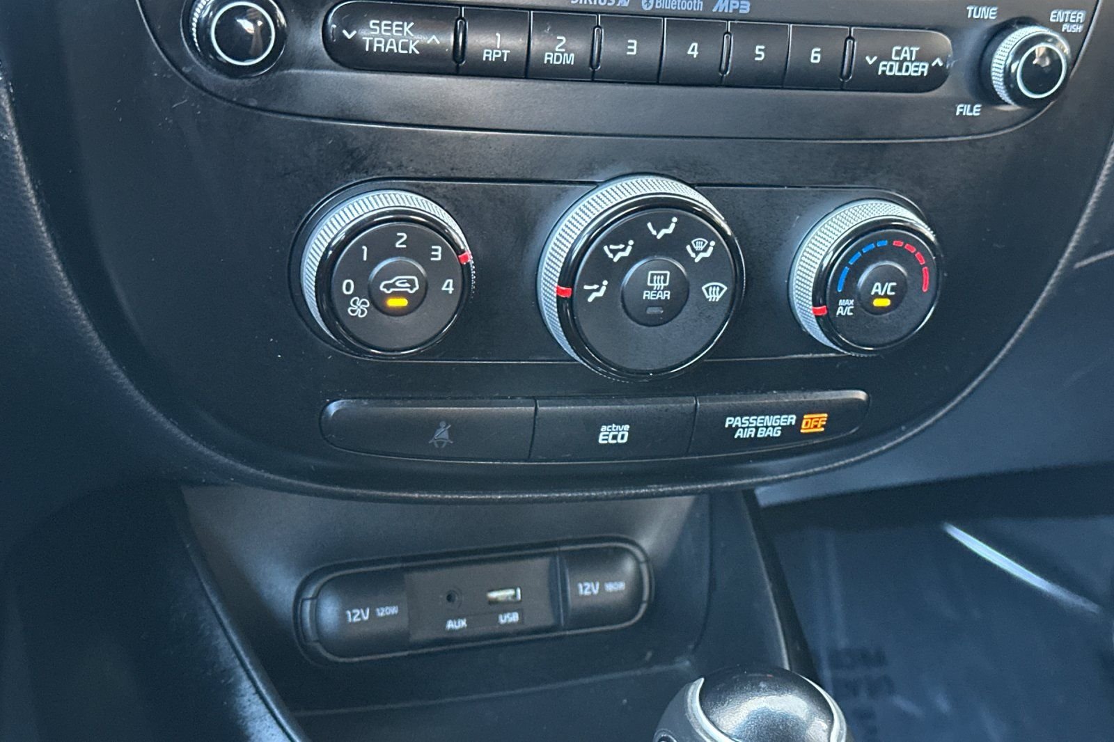 Used 2016 Green Kia Base image 21