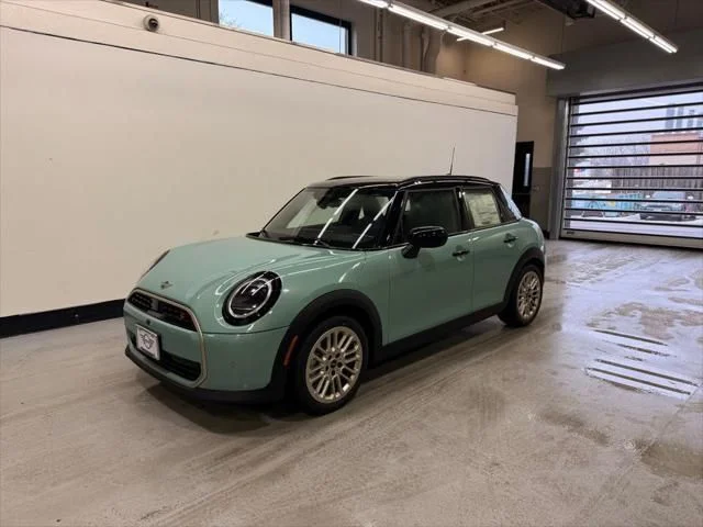 2026 MINI Hardtop Cooper S's photo