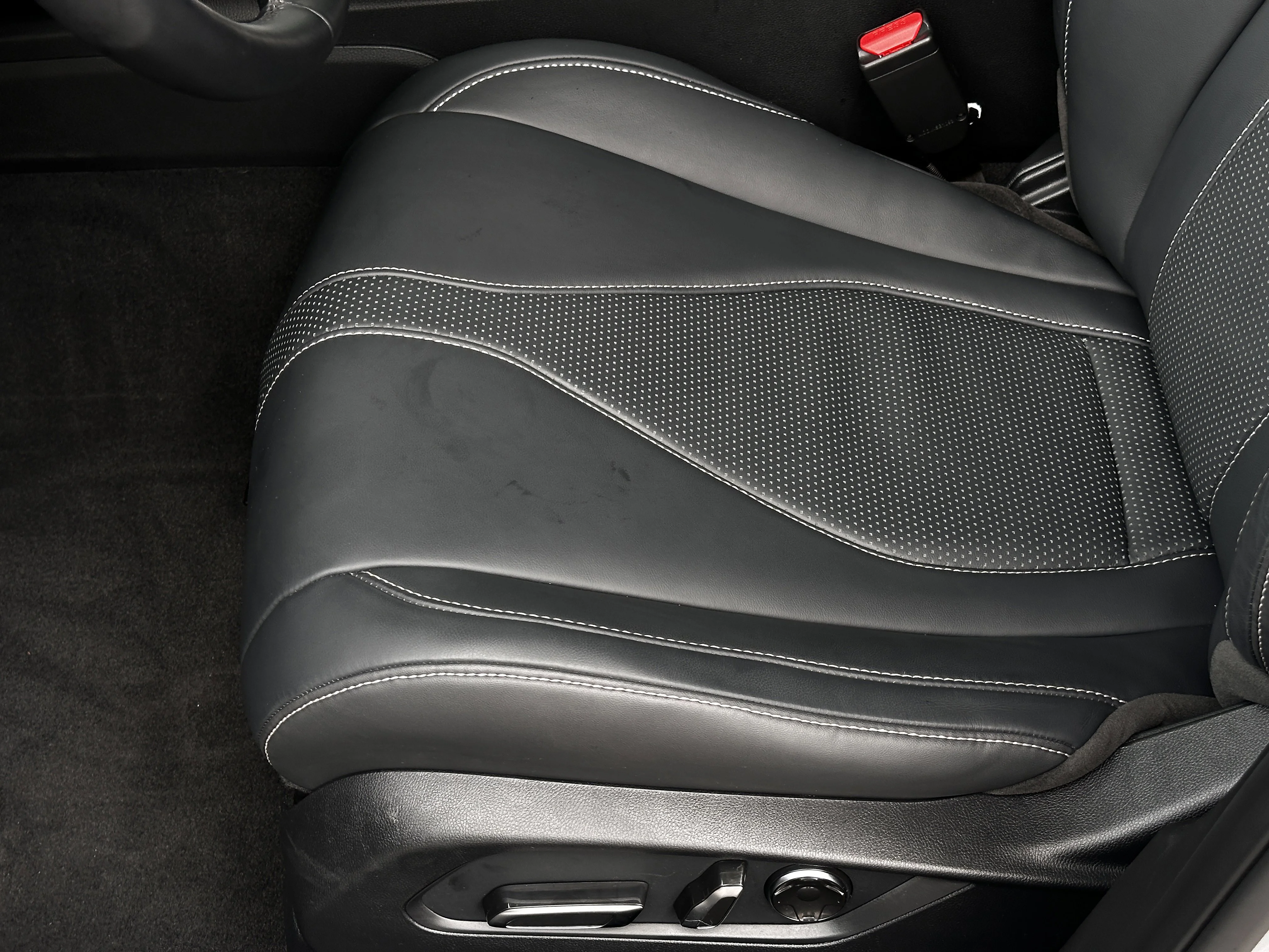 2025 Acura TLX Technology Package - Photo 37