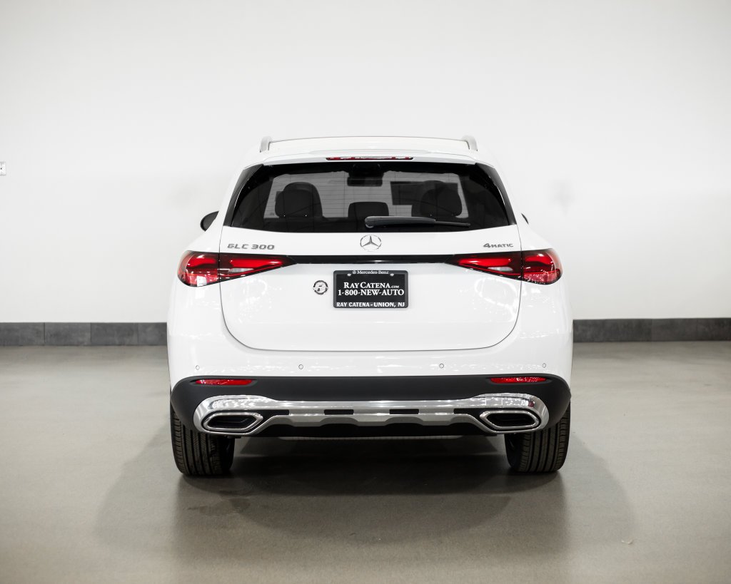 New 2026 Polar White Mercedes-Benz GLC 300 image 11
