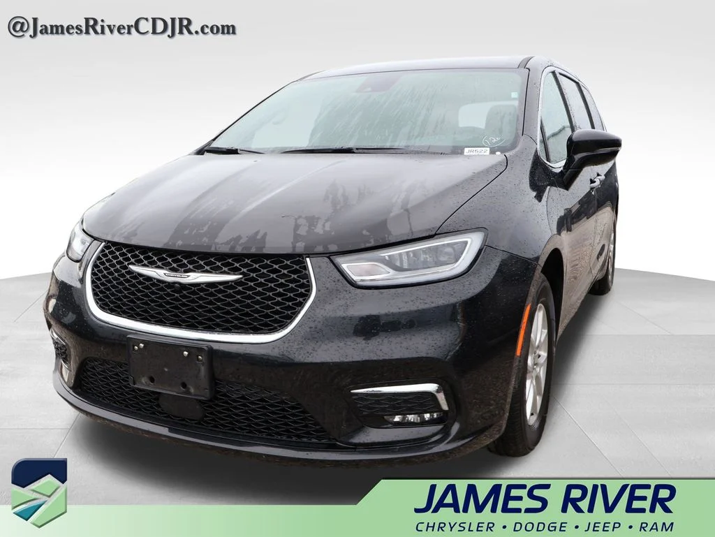 Used 2025 Black Chrysler Select image 3