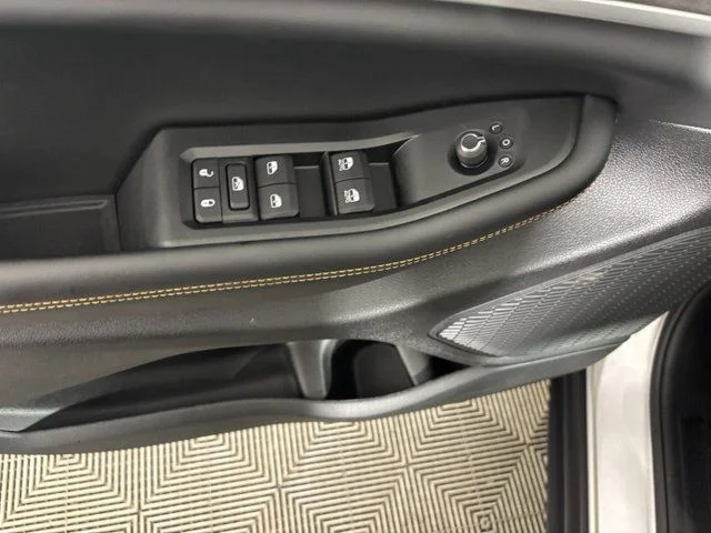 New 2026 Silver Jeep  image 9