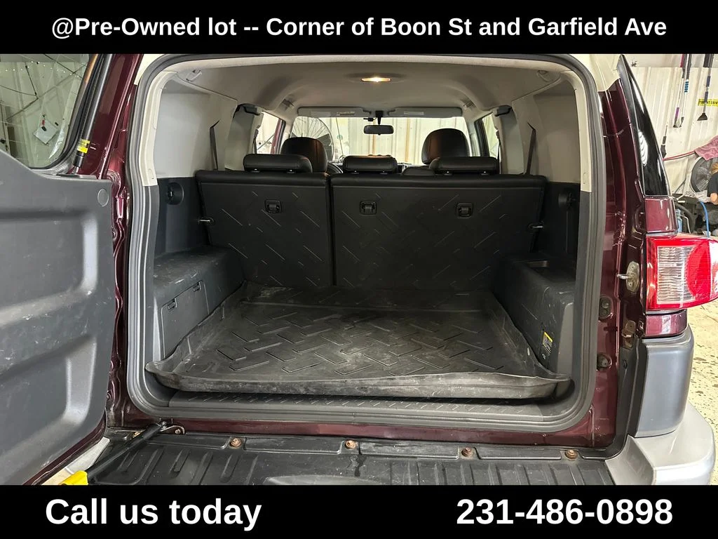 Used 2007 Red Toyota Base image 26