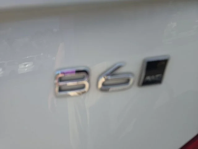 Used 2024 White Volvo Ultimate image 4