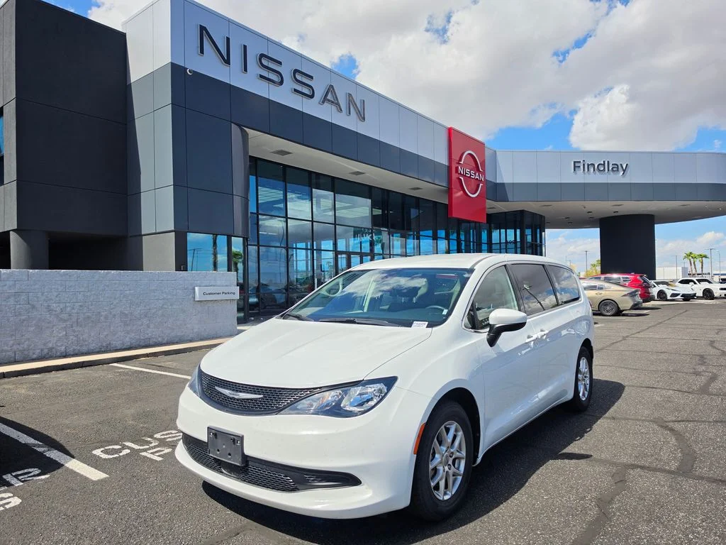 Used 2023 White Chrysler LX image 1