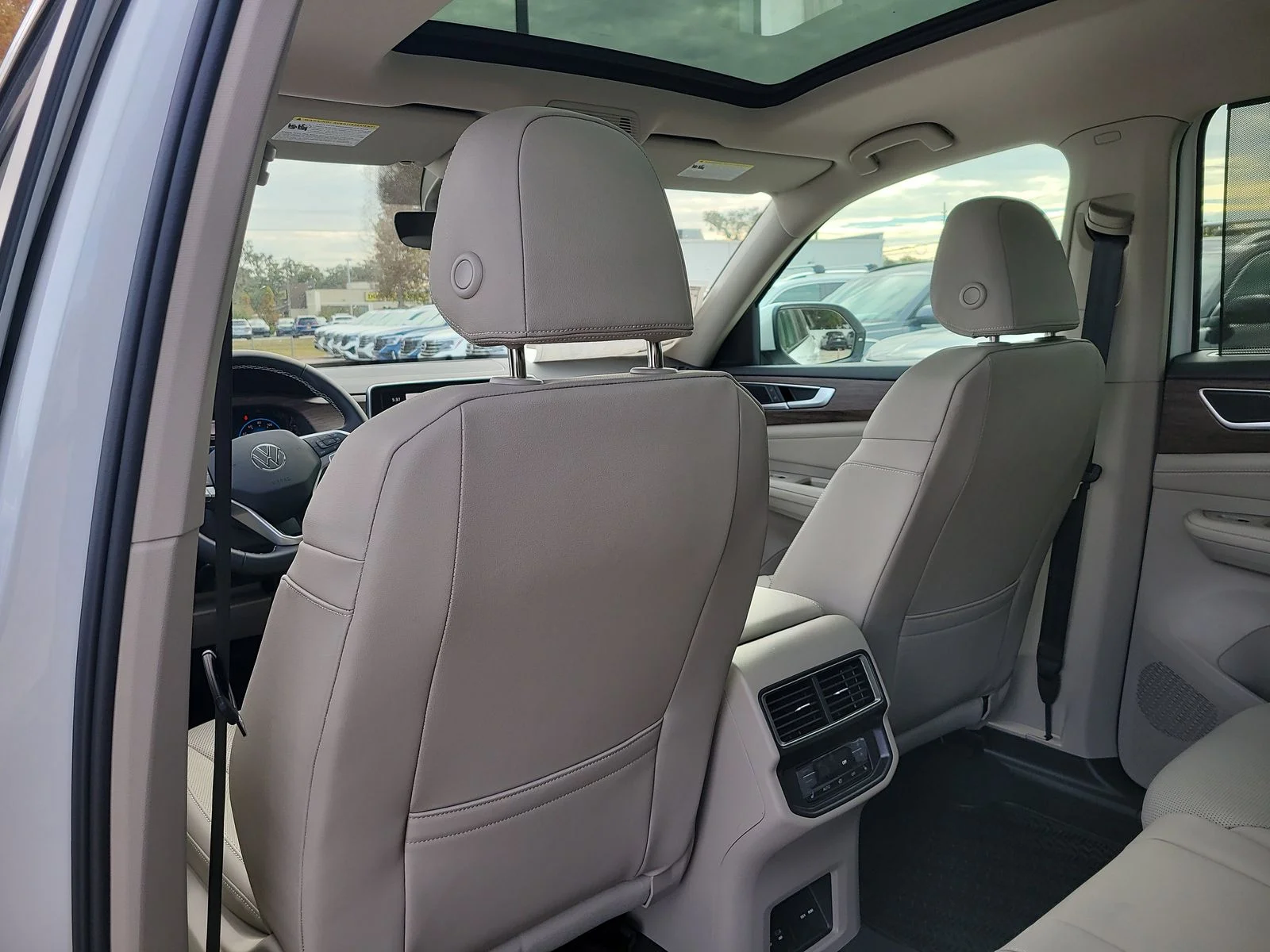 New 2026 Opal White Pearl Volkswagen 2.0T SEL image 13