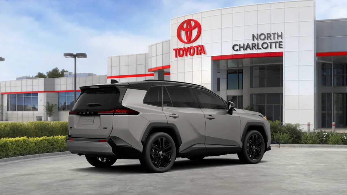 New 2026 Meteor Shower with Midnight Black Metallic roof Toyota XSE image 32