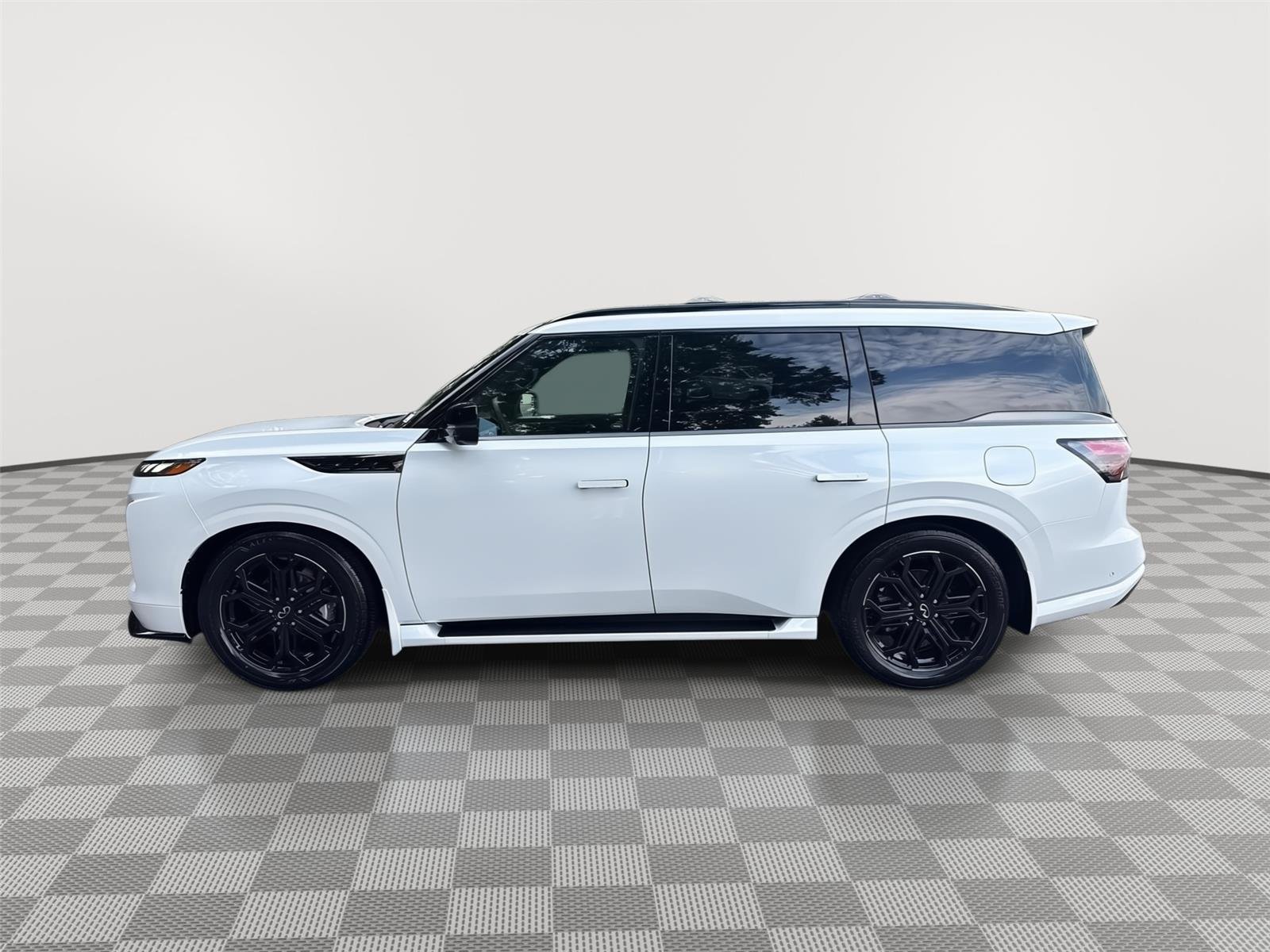 New 2027 RADIANT WHITE INFINITI Sport 4WD image 9
