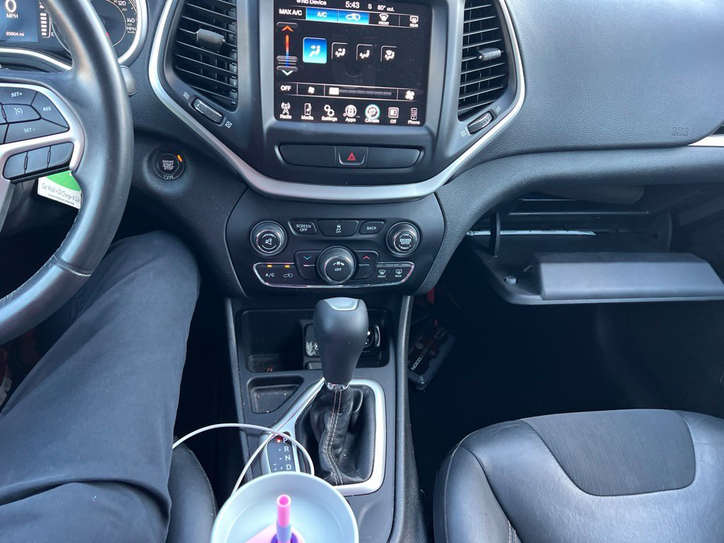 Used 2018 Black Jeep Latitude Plus image 5