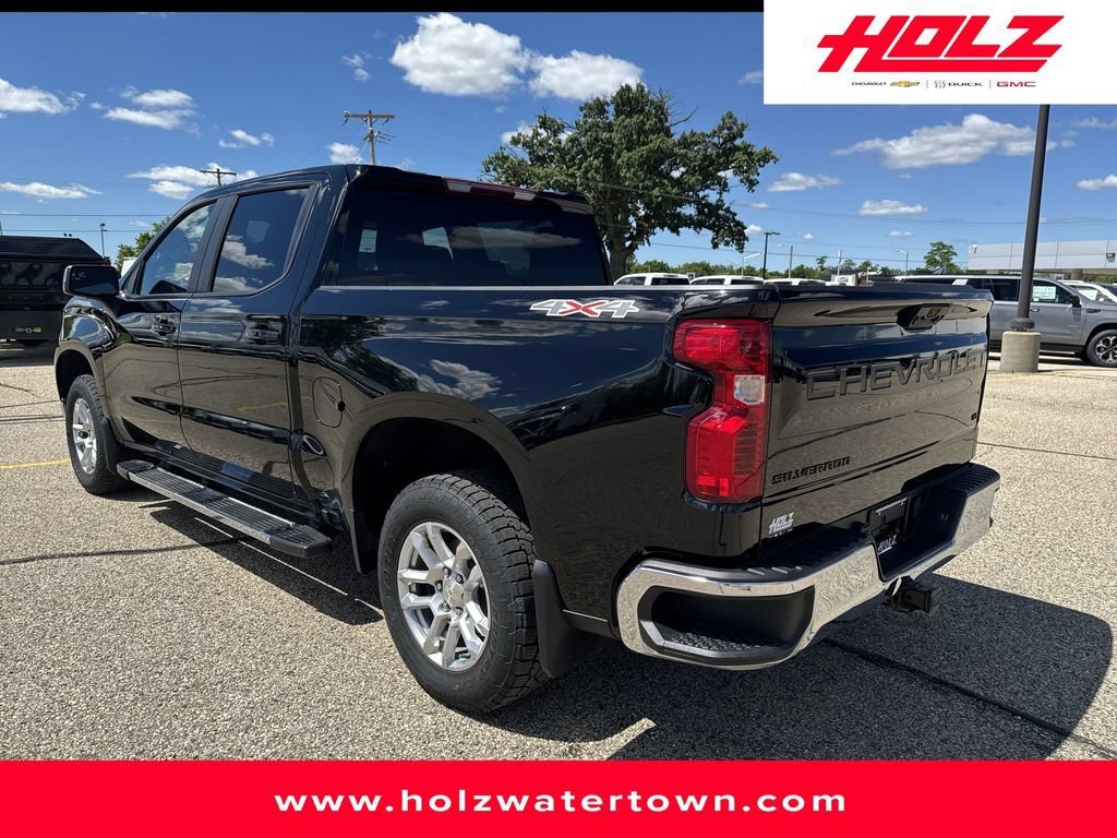 Used 2023 Black Chevrolet LT image 4