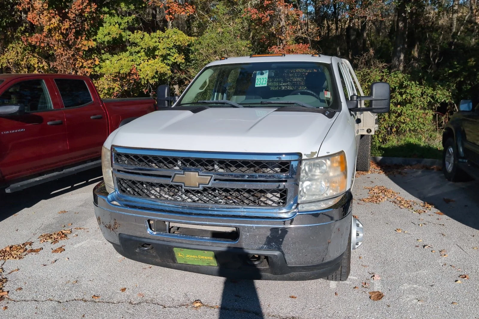 Used 2011 SUMMIT WHITE Chevrolet WT image 12