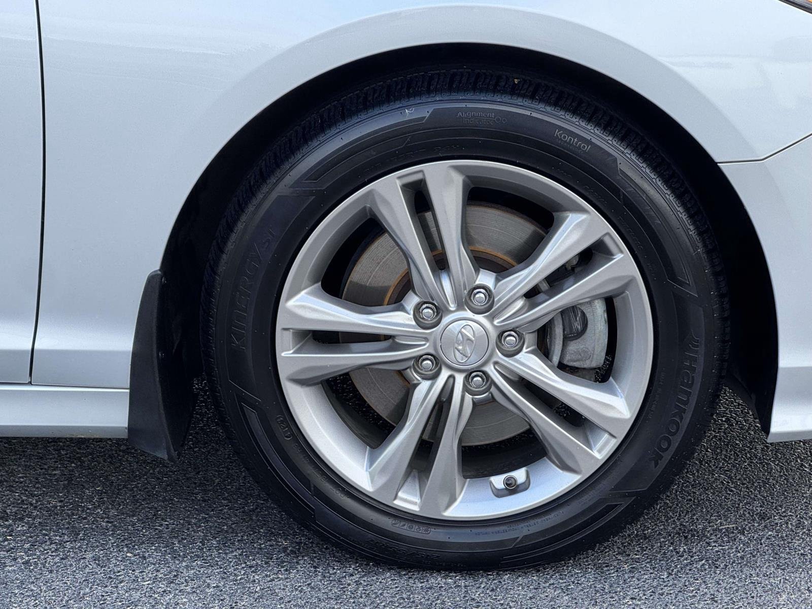 Used 2019 Symphony Silver Hyundai Limited image 7