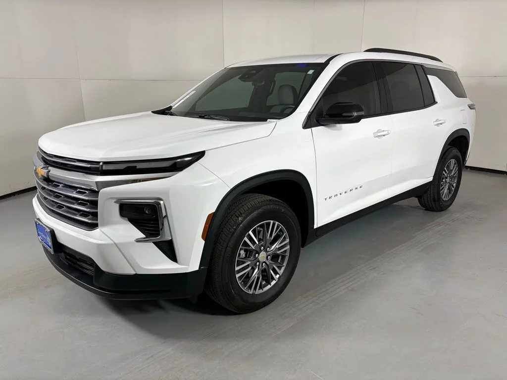 Used 2025 White Chevrolet LT image 4