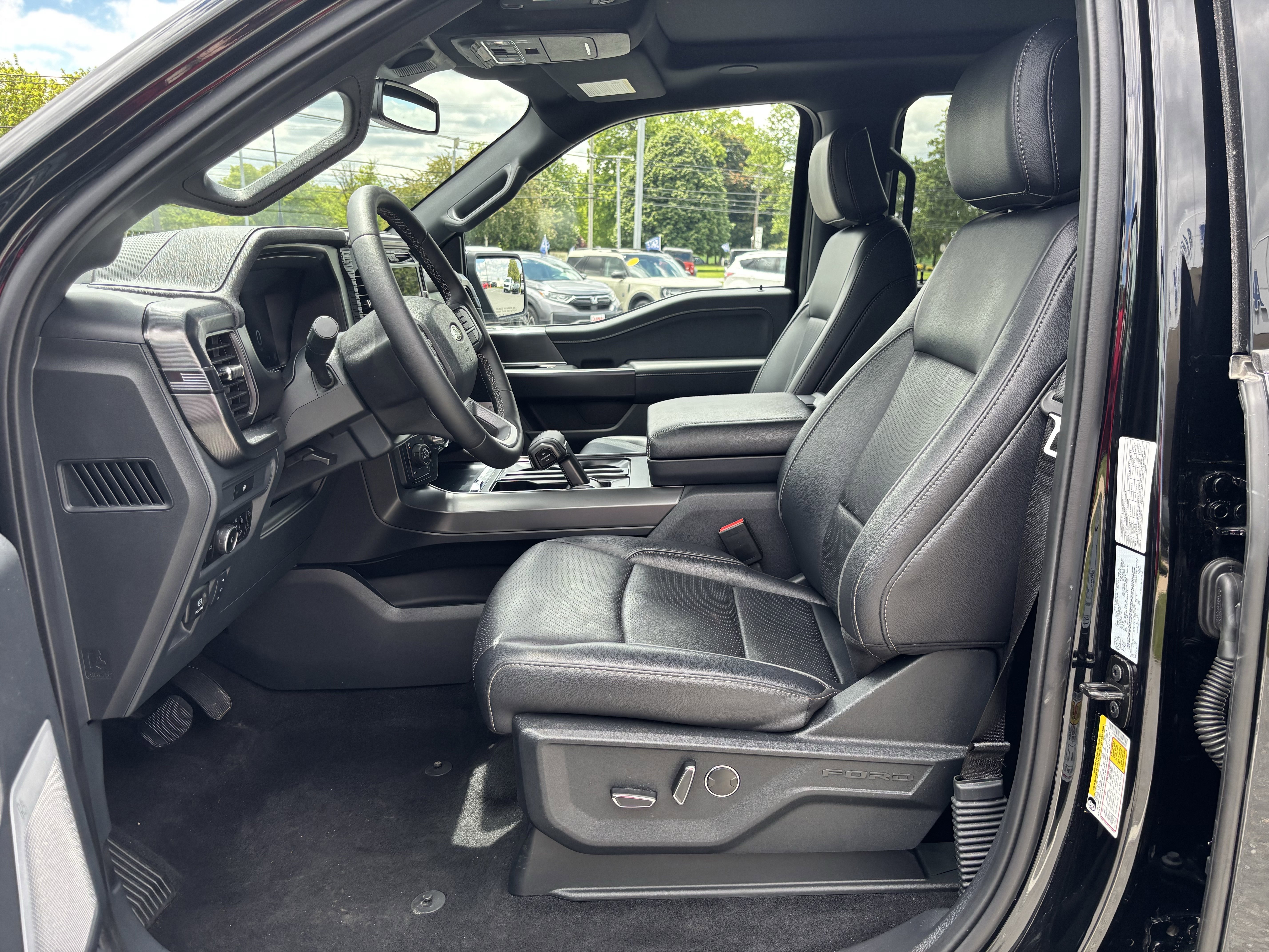 Used 2025 Black Ford LARIAT image 9