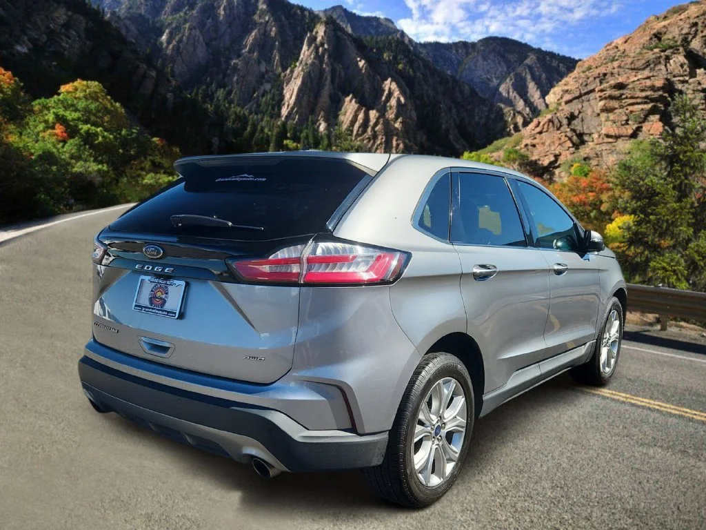 Used 2022 Silver Ford Titanium image 3