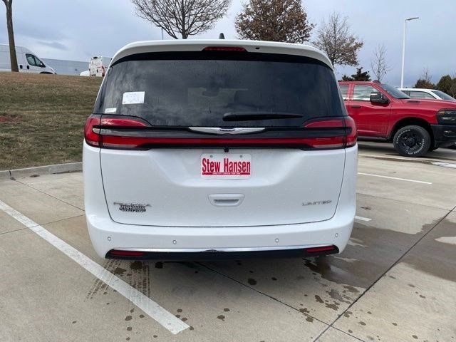 New 2026 Bright White Clearcoat Chrysler Limited image 4