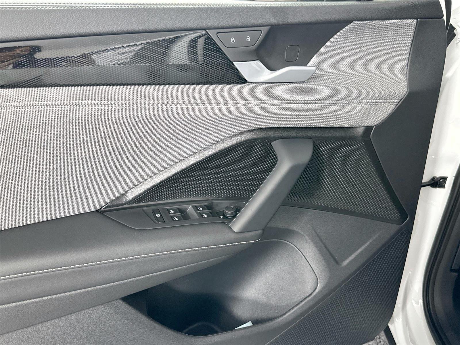 2025 Volkswagen Tiguan S - Photo 16