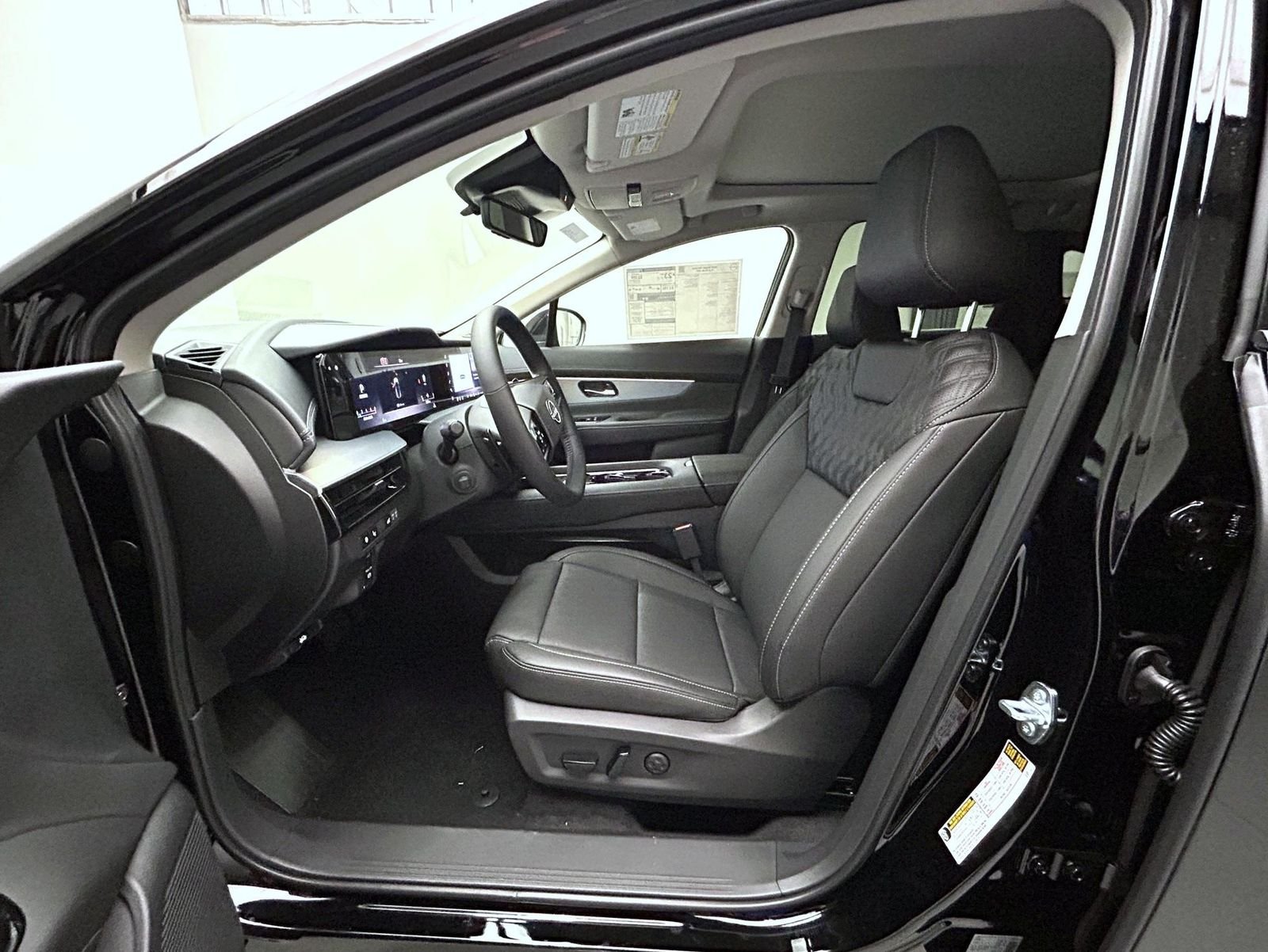 New 2026 Super Black Nissan Platinum image 10