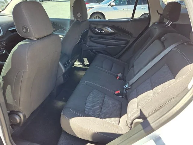 Used 2023 White GMC SLE image 9