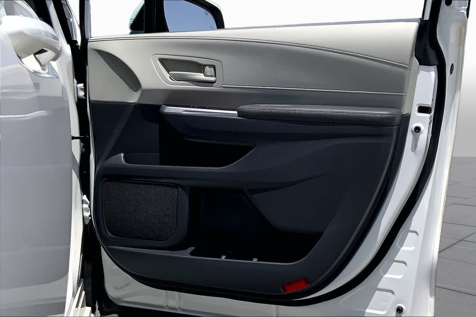 Used 2023 Ice Cap Toyota LE image 22