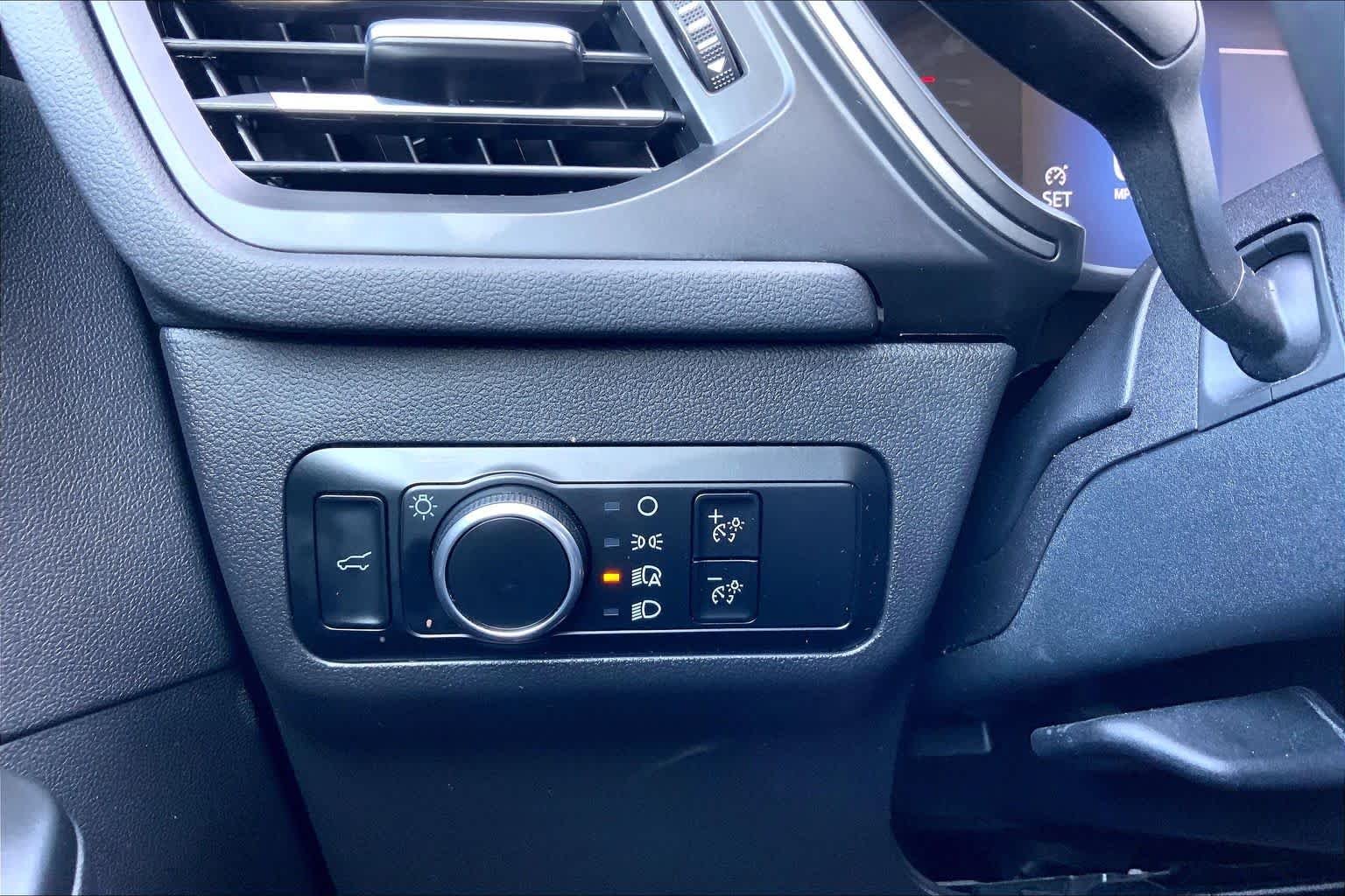 Used 2024 Carbonized Gray Metallic Ford Active image 33