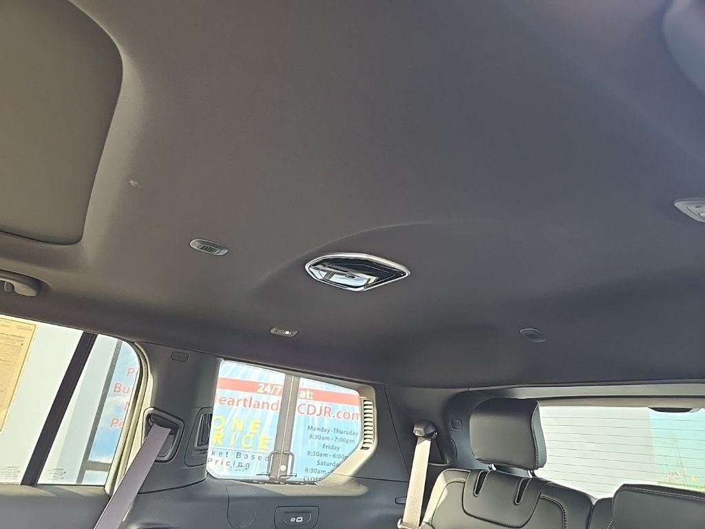 New 2026 Silver Zynith Exterior Paint Jeep  image 101