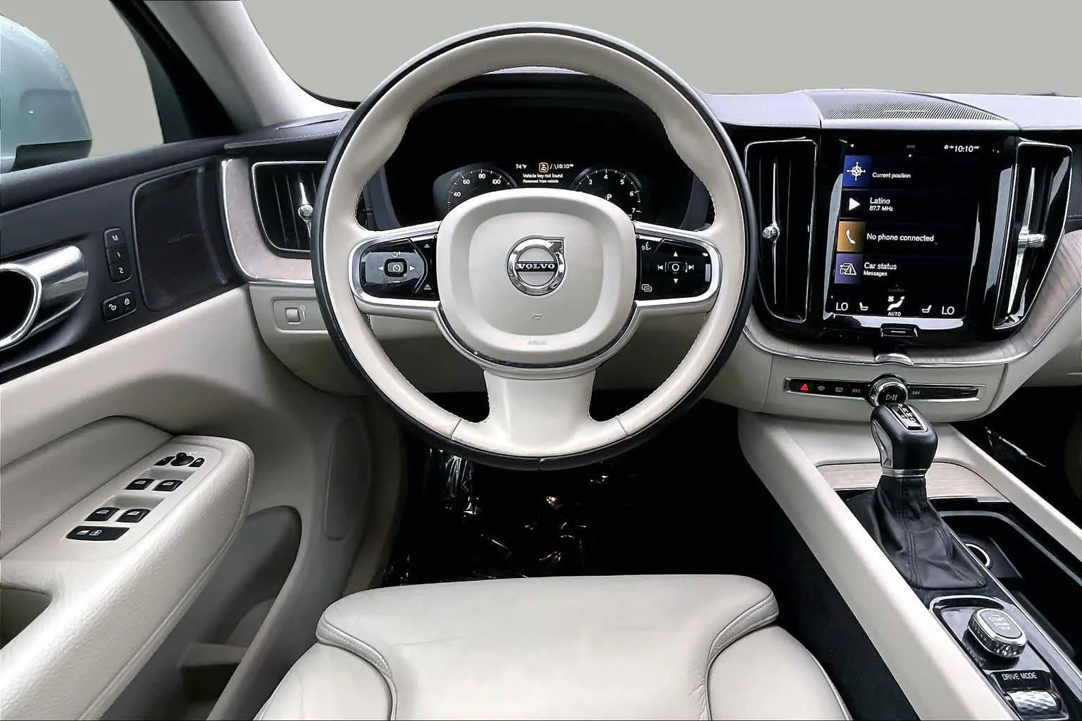 Used 2019 Bright Silver Metallic Volvo Inscription image 6