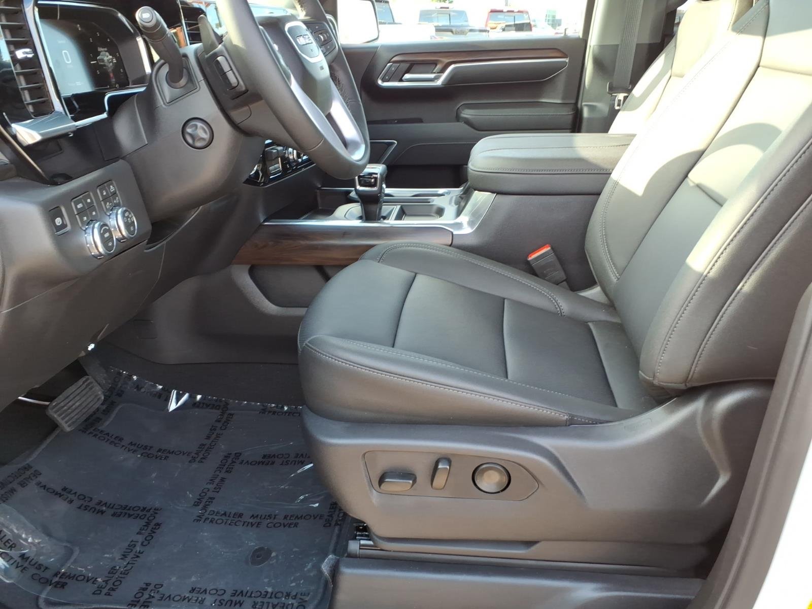2026 GMC Sierra 1500 SLT - Photo 7