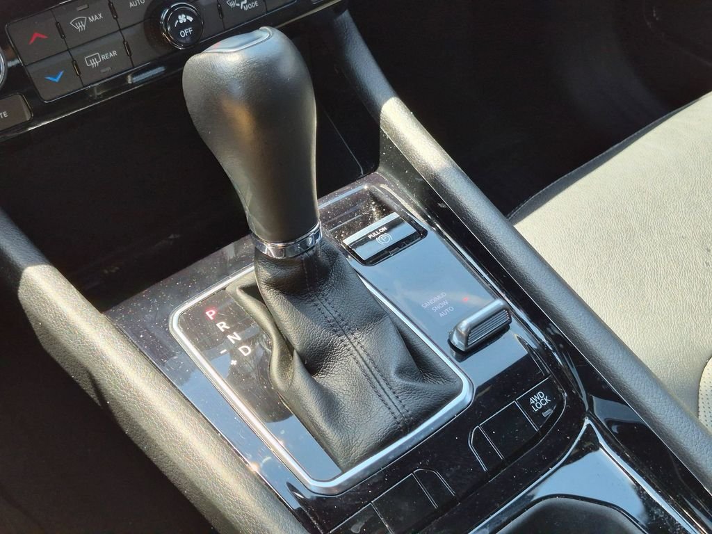 Used 2023 White Jeep Limited image 16