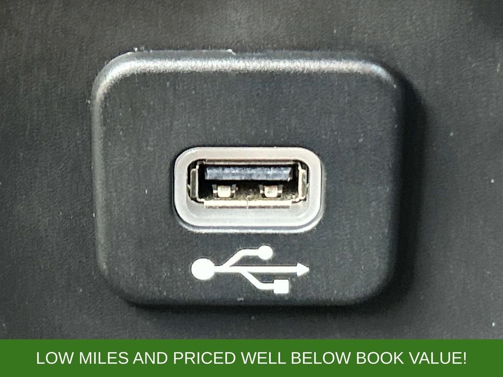 Used 2018 Gray Jeep Latitude image 19