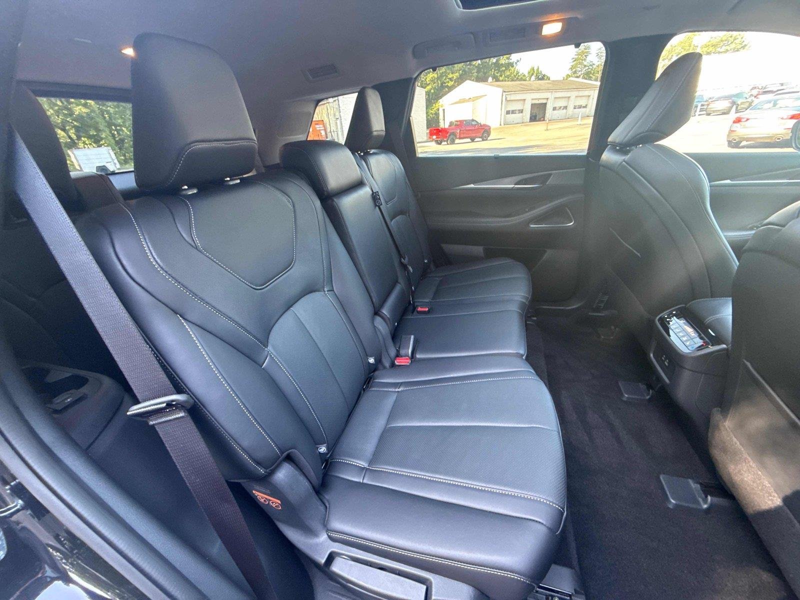 Used 2025 Mineral Black INFINITI LUXE image 28