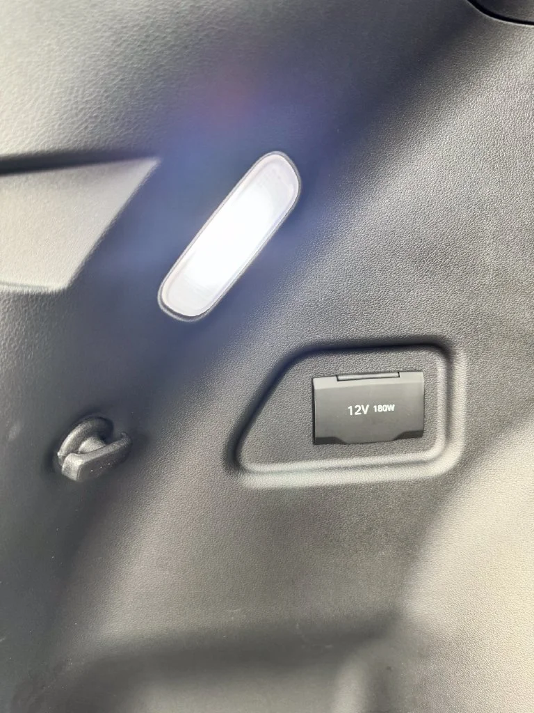 Used 2025 Black Hyundai SEL Convenience image 63