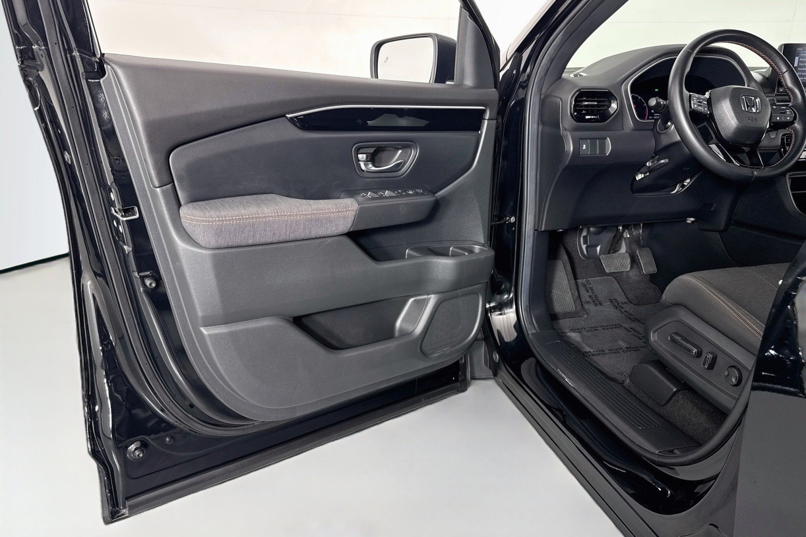 Used 2024 CRYSTAL BLACK Honda Sport AWD image 22