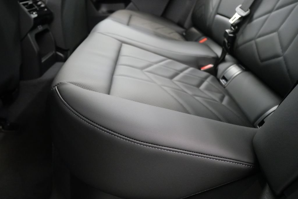 2025 BMW 5 Series 530i - Photo 16