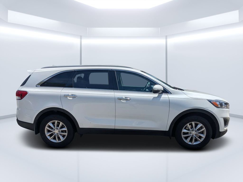 Used 2017 White Kia LX image 2