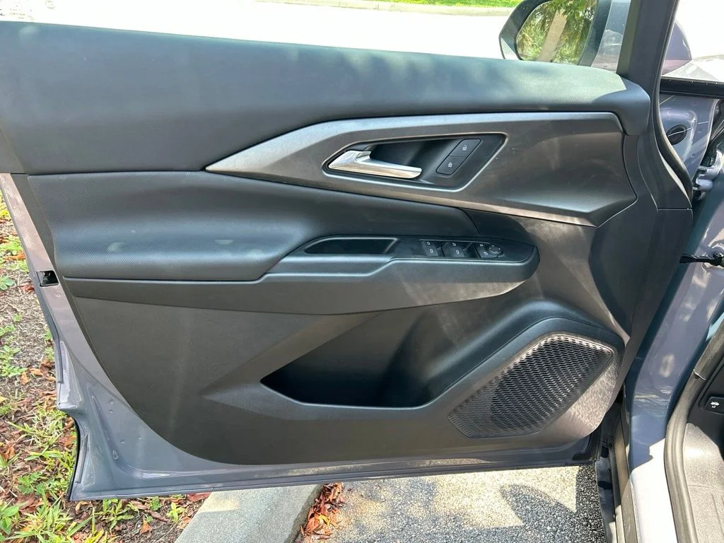 Used 2025 Galaxy Gray Metallic Chevrolet LT image 16