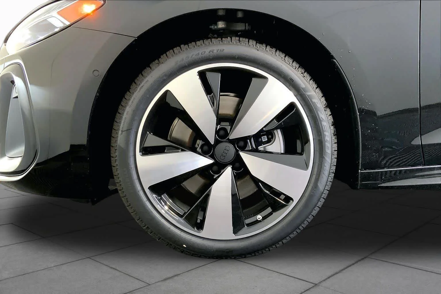 New 2026 Mythos Black me Audi Premium Plus image 12