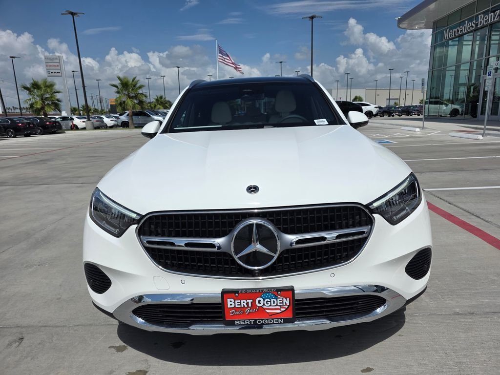 New 2026 Polar White Mercedes-Benz GLC 300 image 2