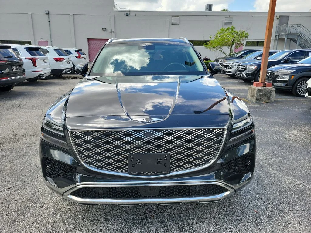 Used 2025 Black Genesis 2.5T image 2
