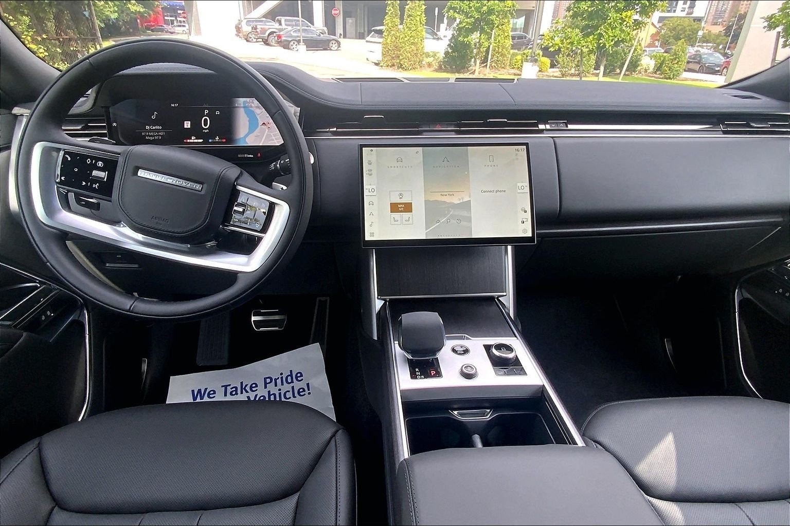 New 2027 Carpathian Grey Land Rover SE image 5