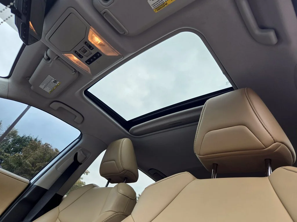 Used 2019  Toyota Limited image 22