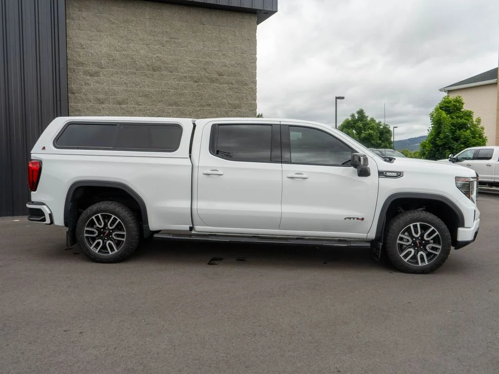 Used 2023 White GMC AT4 image 8